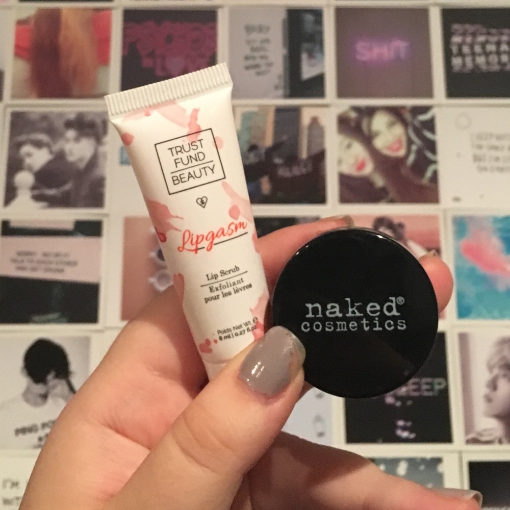 Deluxe size Lip scrubs